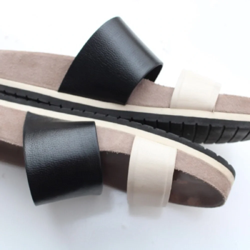 Vince Giada sandals